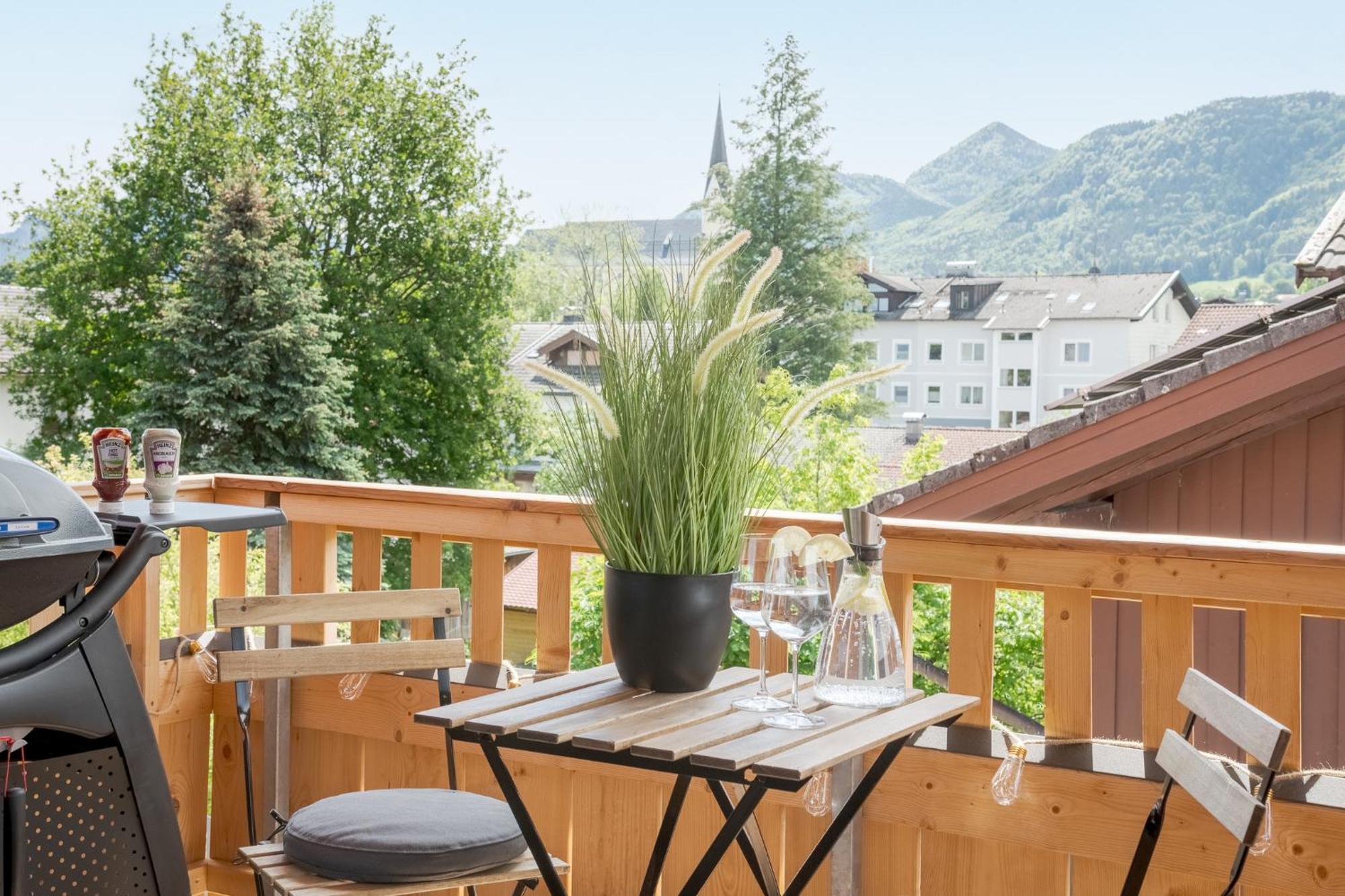 Fenjoy: Ferienapartment Mit Bergblick / Balkon / Bbq Бернау-ам-Кимзее Экстерьер фото
