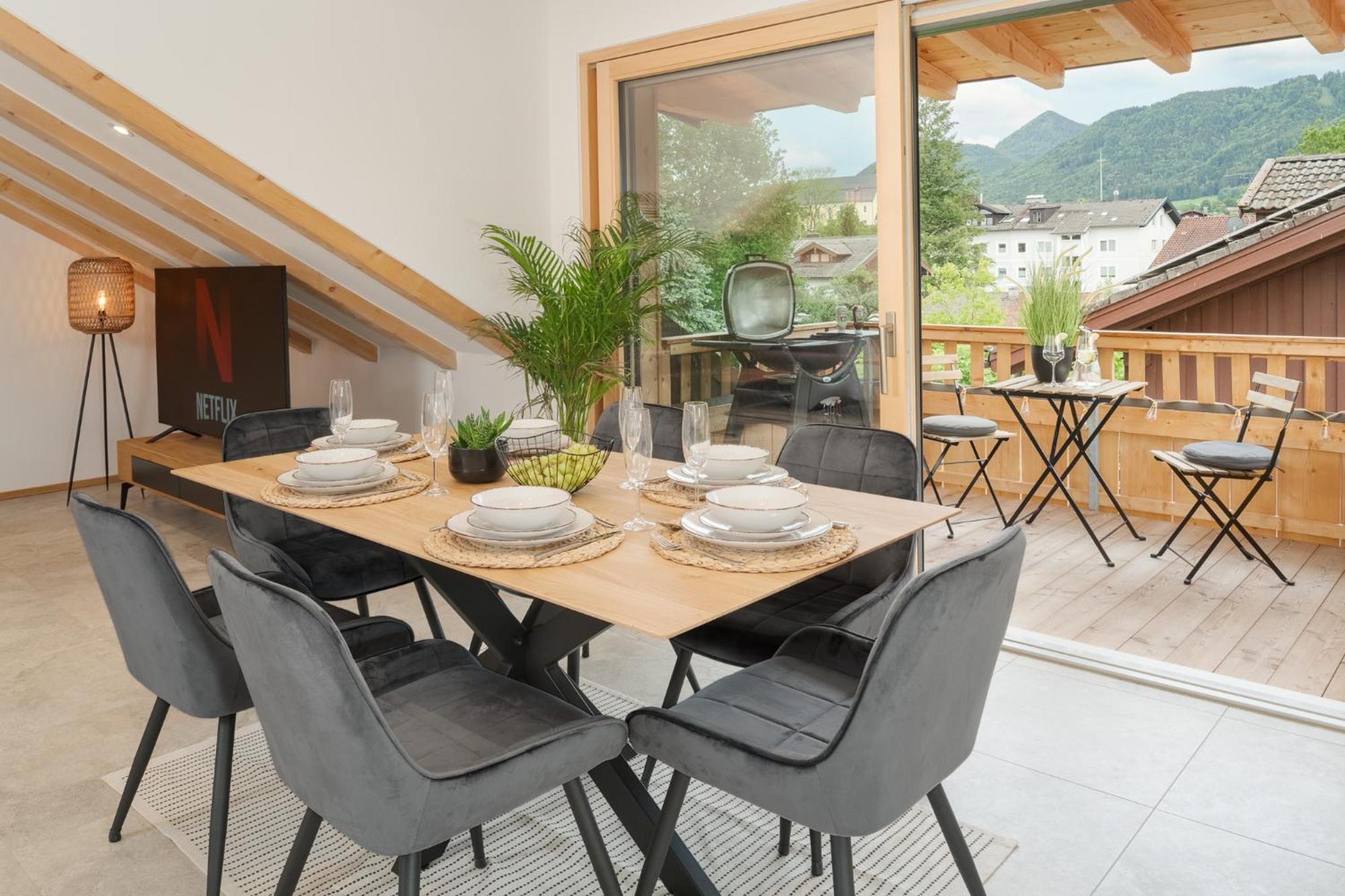 Fenjoy: Ferienapartment Mit Bergblick / Balkon / Bbq Бернау-ам-Кимзее Экстерьер фото